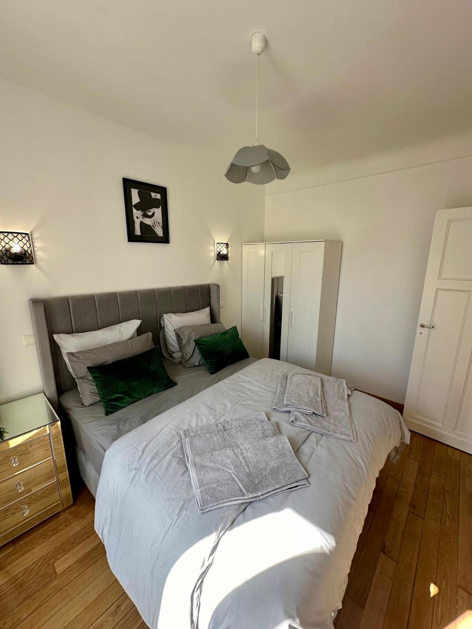 Appartement Moderne Entier Paris-Le Bourget Et Cdg エクステリア 写真