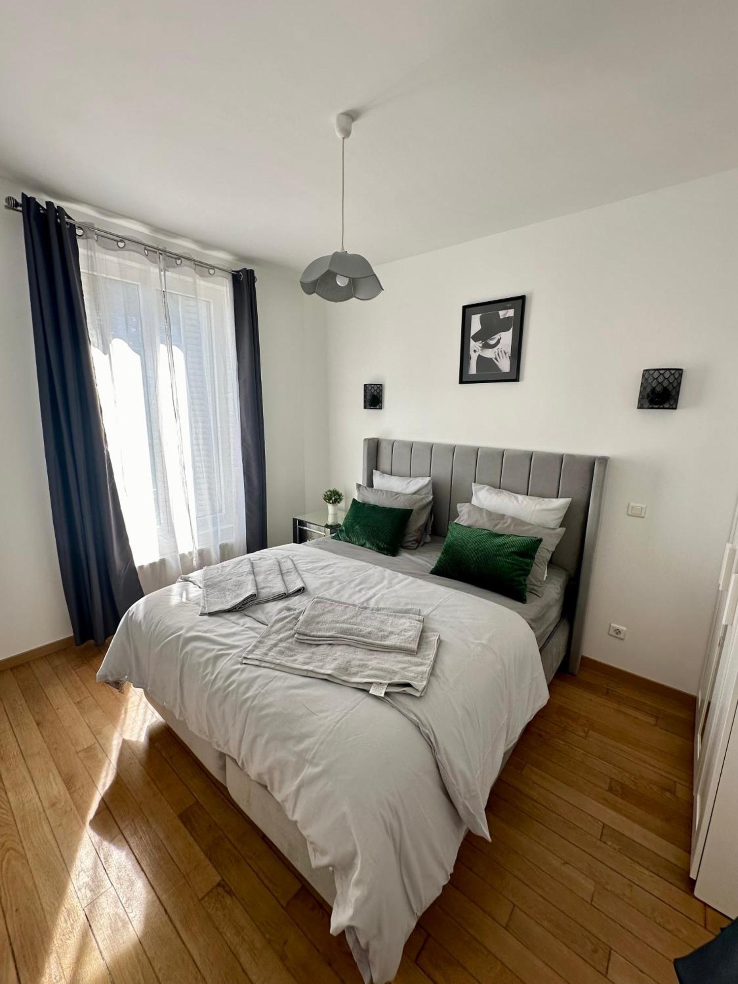 Appartement Moderne Entier Paris-Le Bourget Et Cdg エクステリア 写真