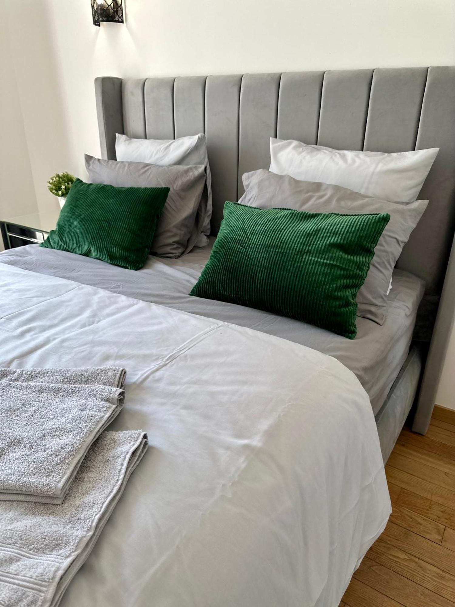 Appartement Moderne Entier Paris-Le Bourget Et Cdg エクステリア 写真
