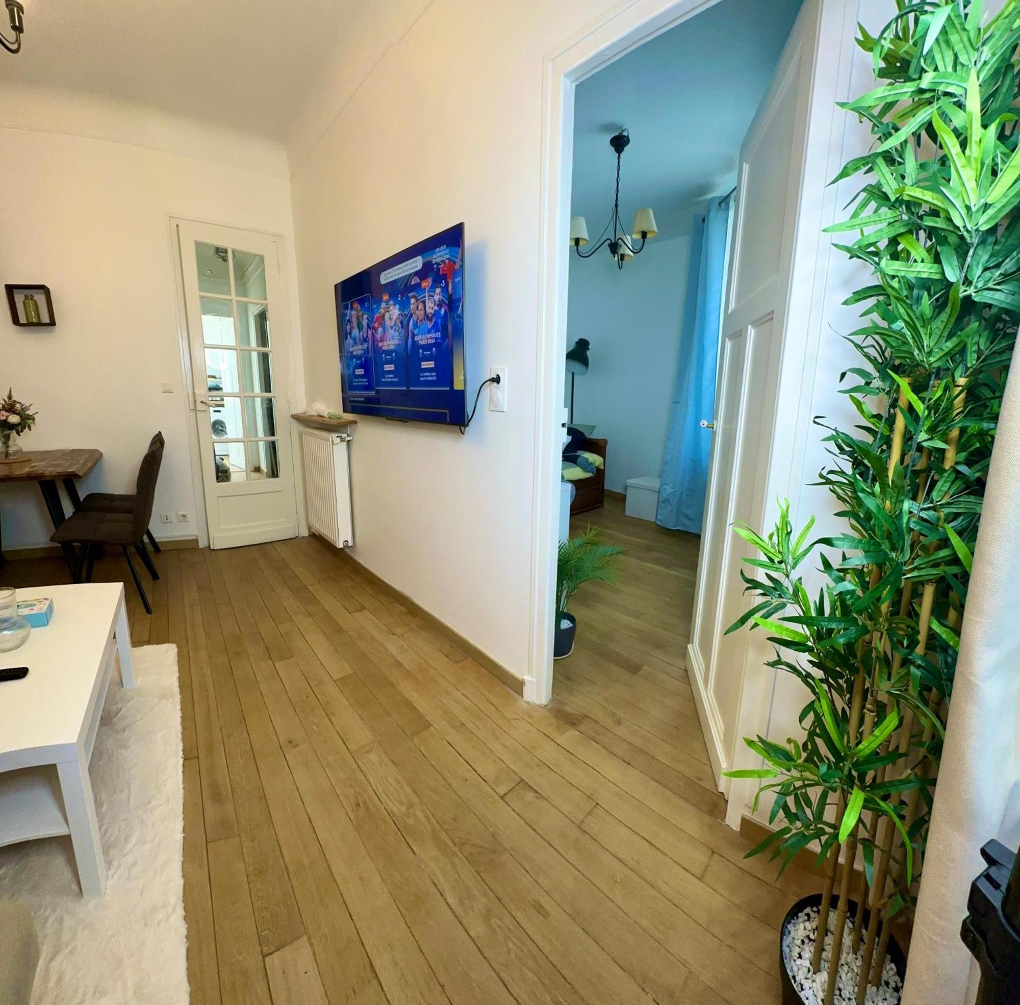 Appartement Moderne Entier Paris-Le Bourget Et Cdg エクステリア 写真