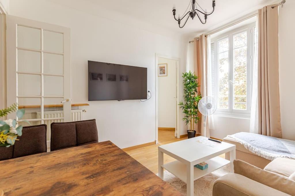 Appartement Moderne Entier Paris-Le Bourget Et Cdg エクステリア 写真