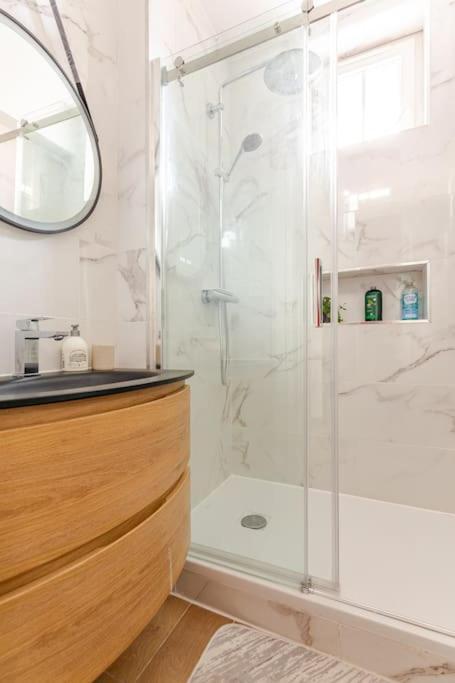 Appartement Moderne Entier Paris-Le Bourget Et Cdg エクステリア 写真
